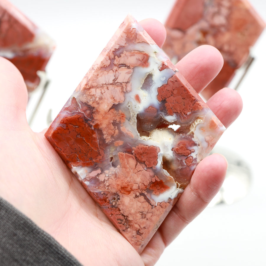 Petal Agate Rhombus with Stand